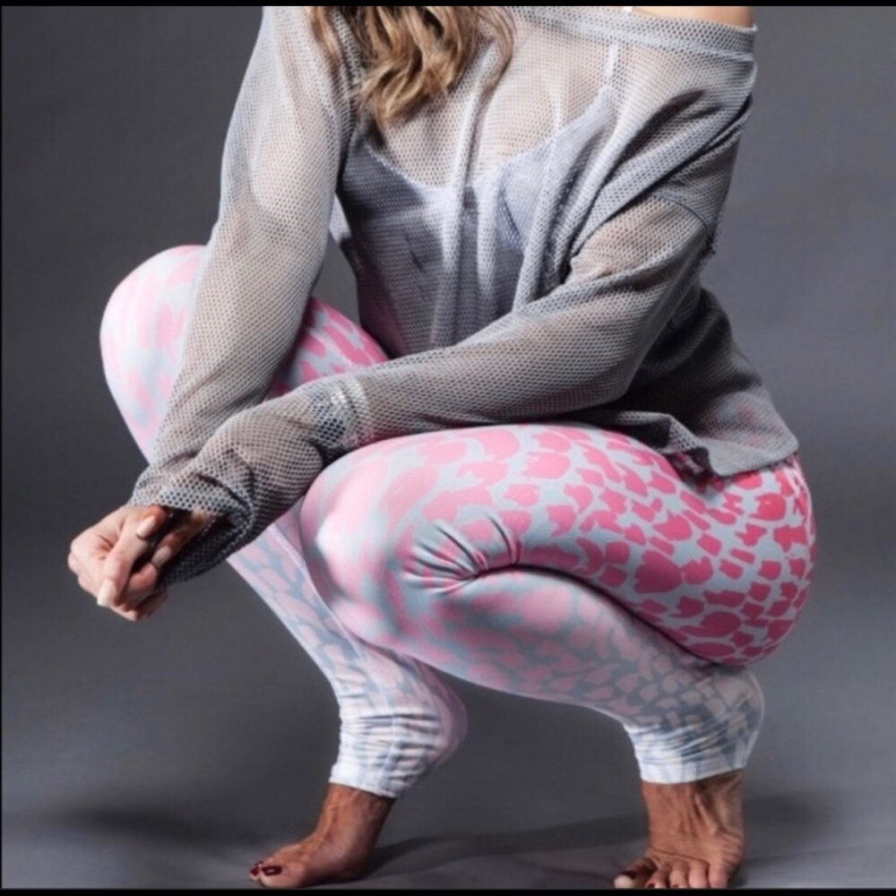 *SOLD* Alo pink and gray yoga pants.